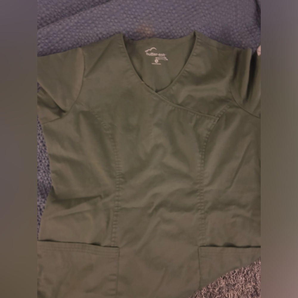 Size medium butter soft scrub top